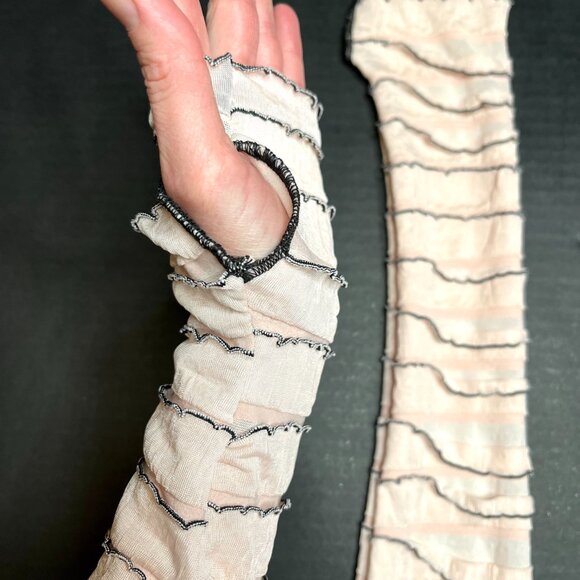 Cream Mummy Arm Warmers Womens Bandage Ruffle Gloves Ghost Halloween Costume New - Picture 5 of 6